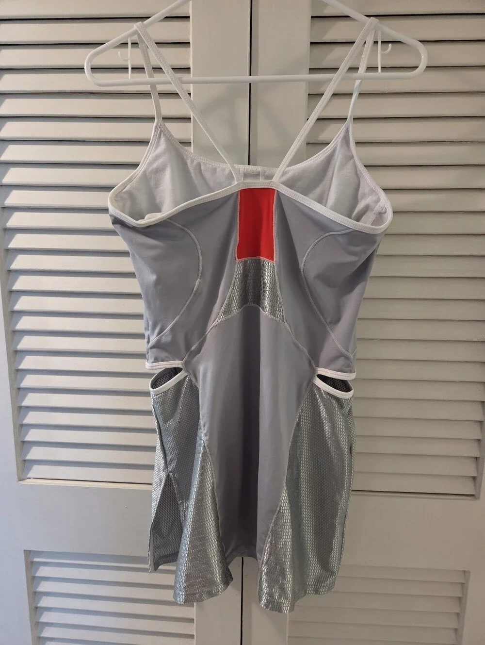 Nike Light Gray/silver Dri-fit Mesh-Panel Athletic Tank Reflective Top. Sz M